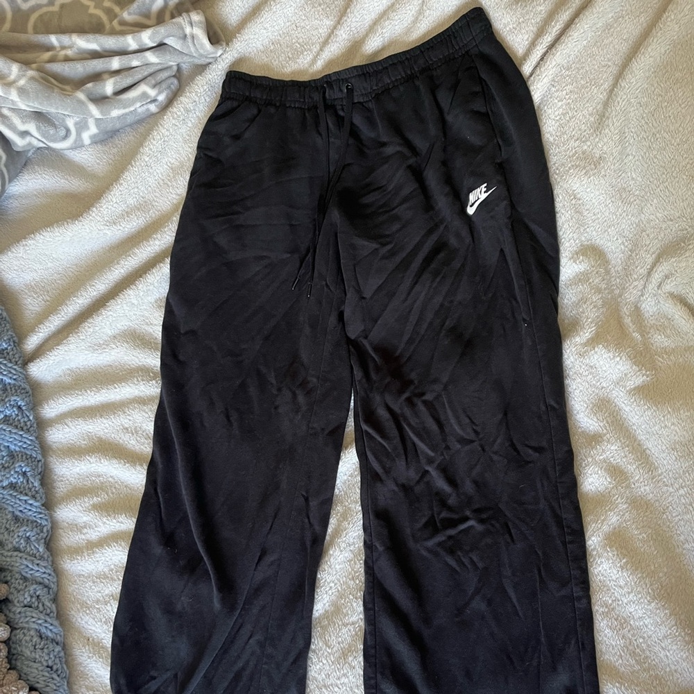 nike sweatpants with flare bottoms size M